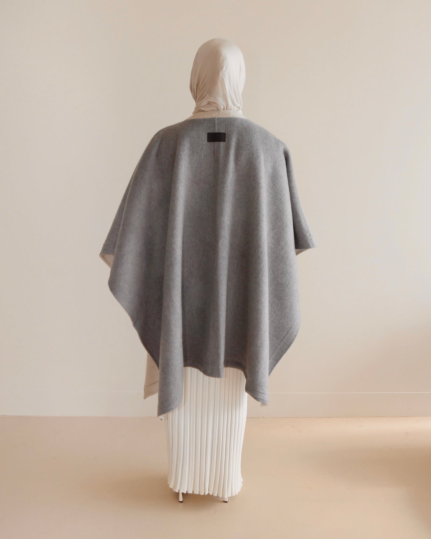 Revaa Shawl Grey Pallete