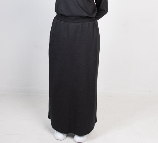 Essential Skirt - Black